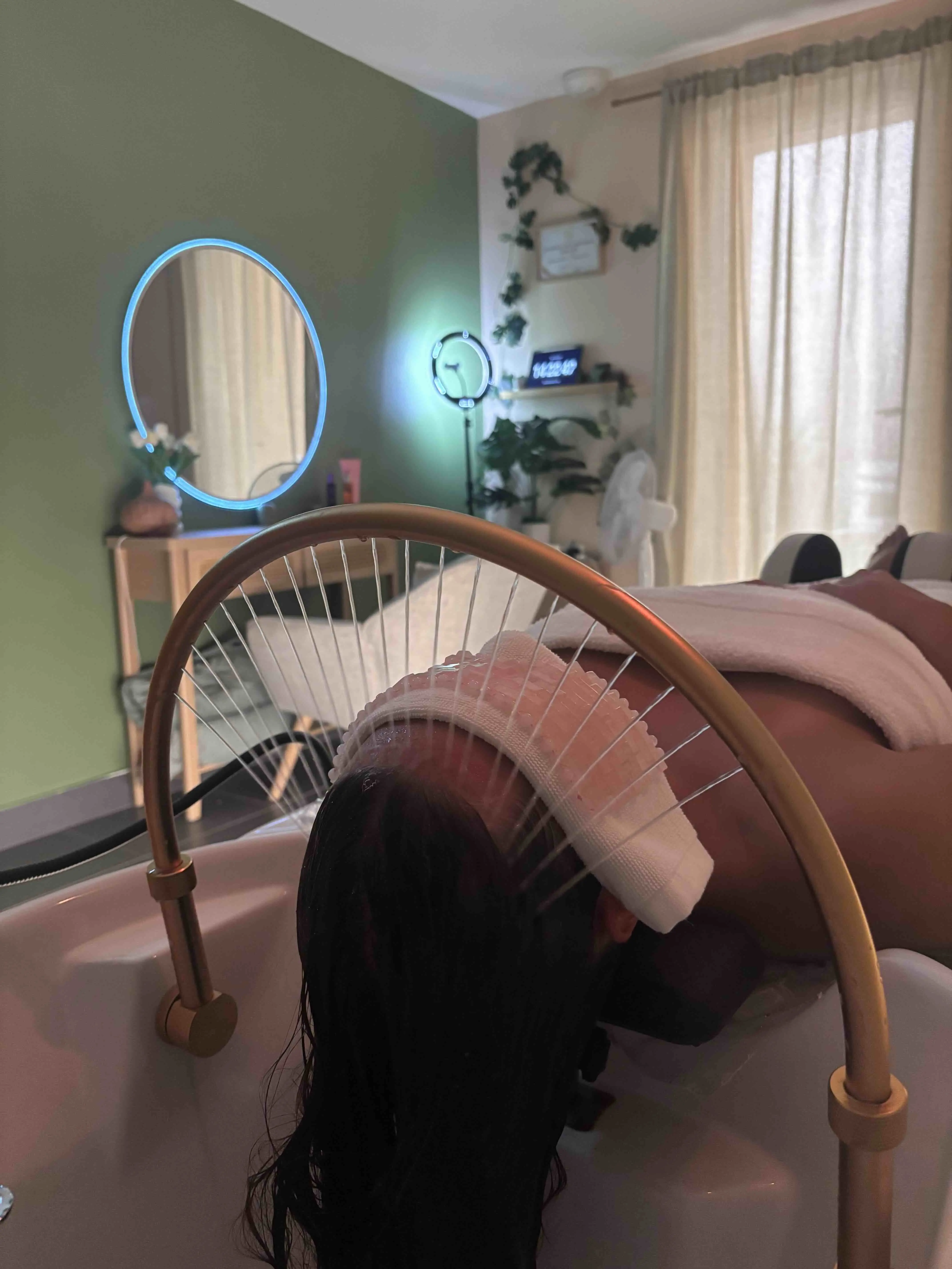 [background image] soothing spa atmosphere (for a massage therapist)